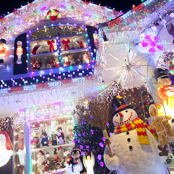 Christmas Light Safety Do’s and Don’ts